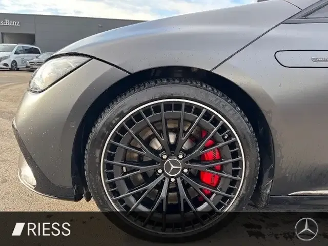 Mercedes-Benz EQE 43