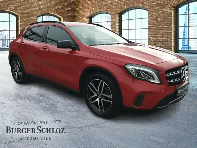Mercedes-Benz GLA 200