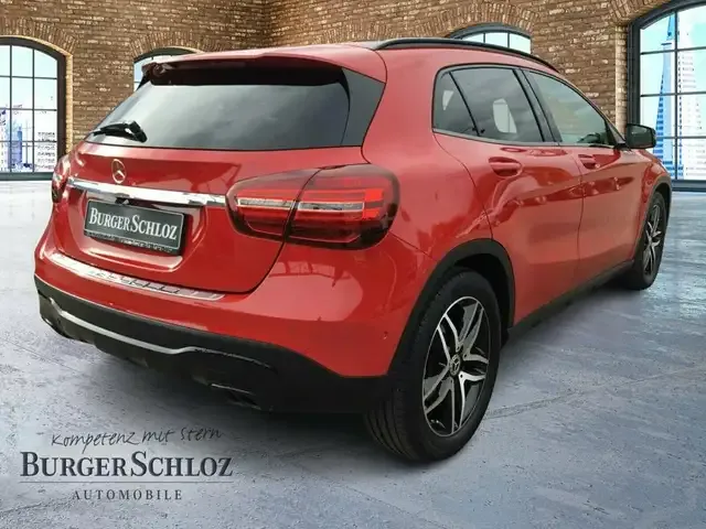 Mercedes-Benz GLA 200