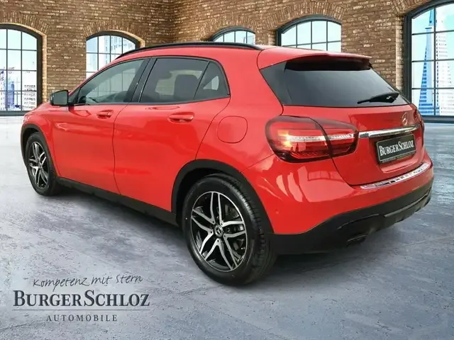 Mercedes-Benz GLA 200