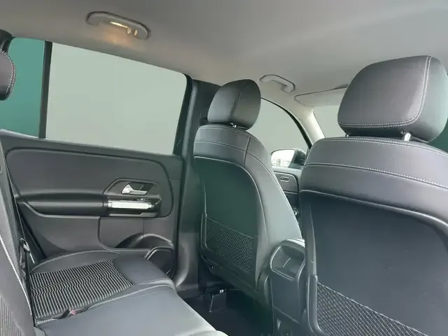 Mercedes-Benz GLB 180