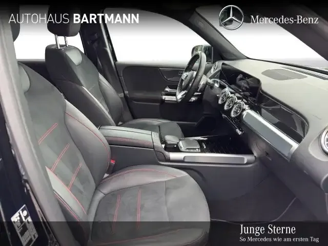 Mercedes-Benz GLB 220