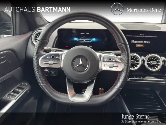 Mercedes-Benz GLB 220