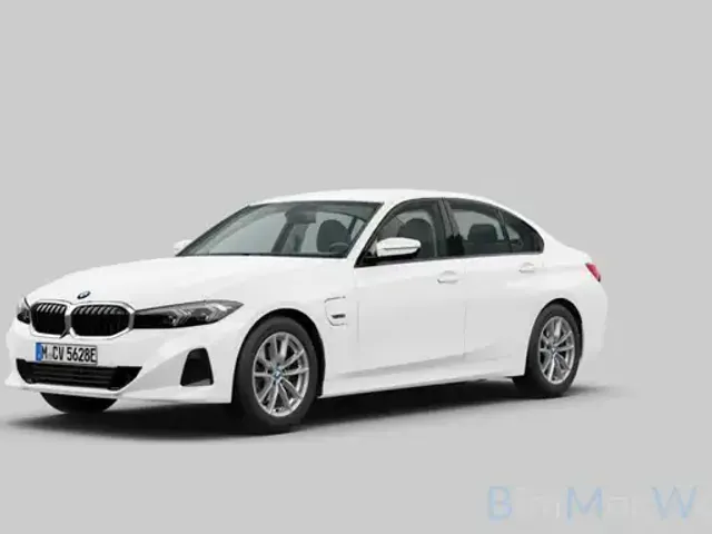 BMW 330