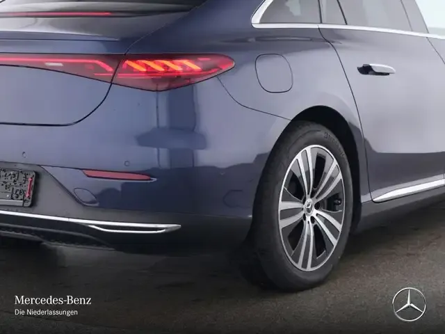 Mercedes-Benz EQE 300