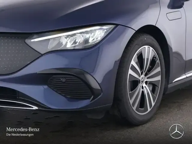 Mercedes-Benz EQE 300