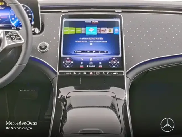 Mercedes-Benz EQE 300