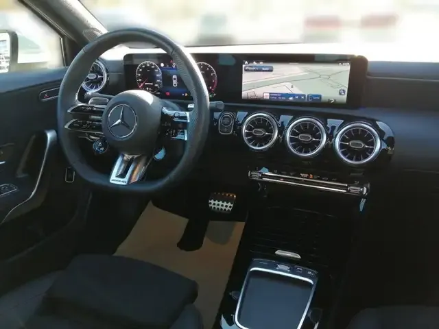 Mercedes-Benz A 35 AMG
