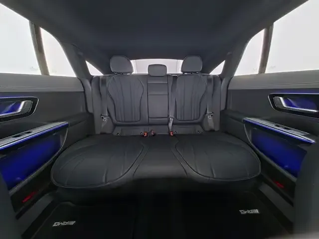 Mercedes-Benz EQE 300