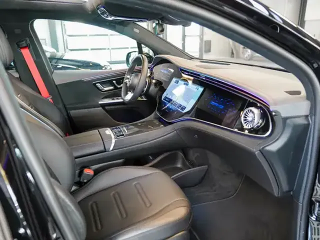 Mercedes-Benz EQE SUV