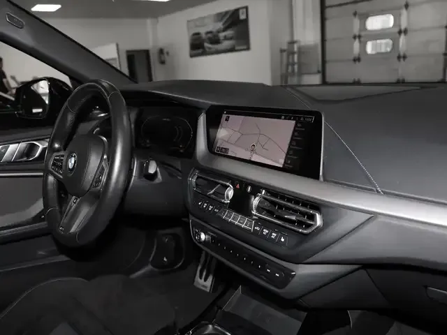 BMW 235