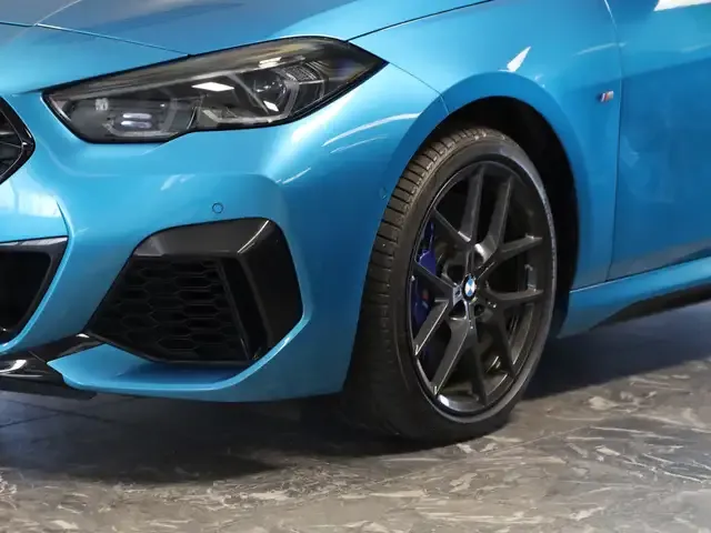 BMW 235