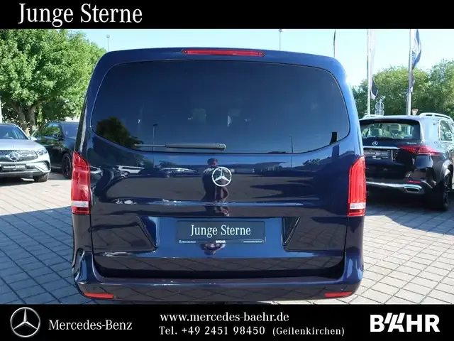 Mercedes-Benz V 220