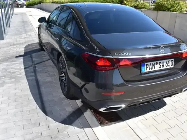 Mercedes-Benz E 220