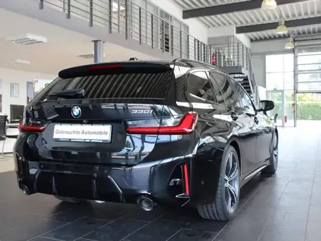 BMW 330