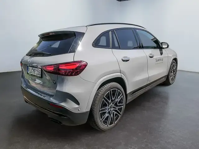 Mercedes-Benz GLA 200