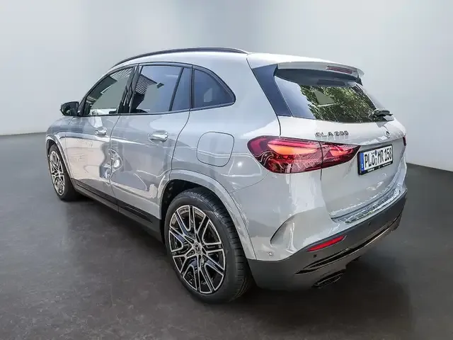 Mercedes-Benz GLA 200