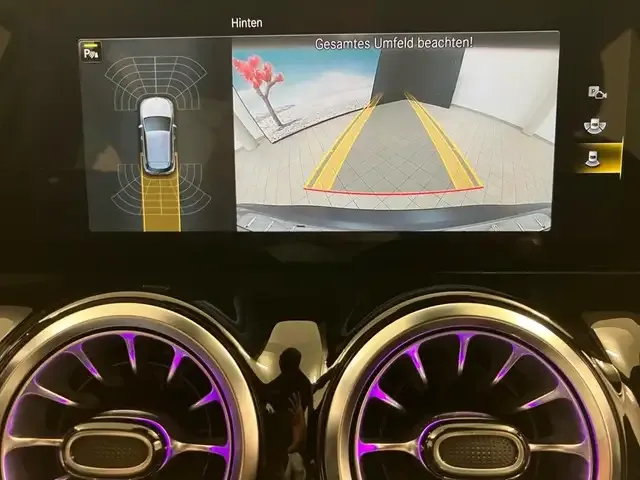 Mercedes-Benz EQA 300