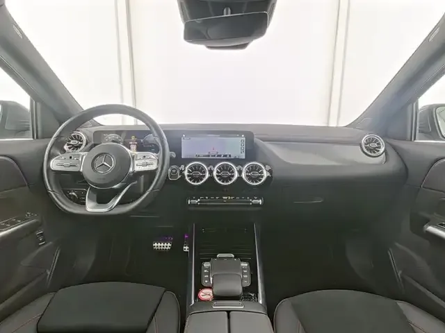 Mercedes-Benz EQA 300