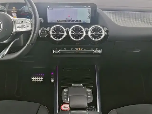 Mercedes-Benz EQA 300