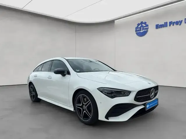 Mercedes-Benz CLA 200