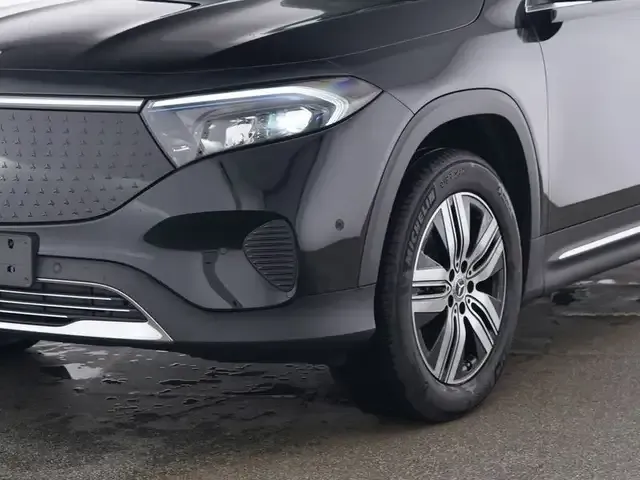 Mercedes-Benz EQB 300