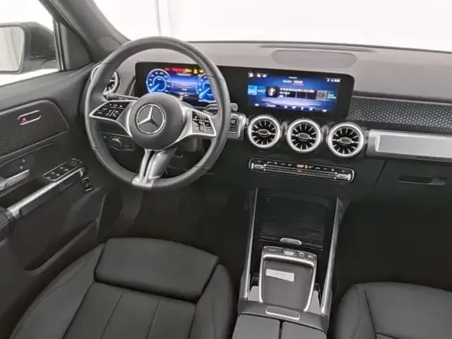 Mercedes-Benz EQB 300