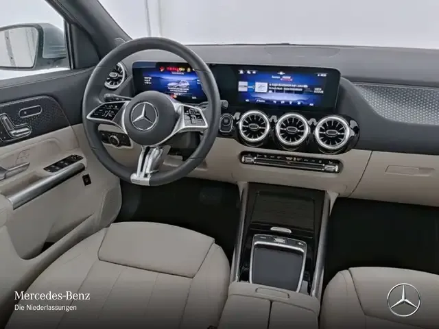 Mercedes-Benz EQA 300