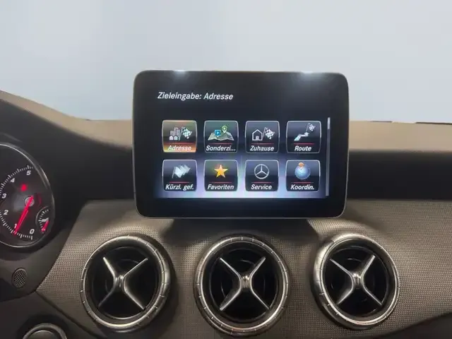 Mercedes-Benz CLA 180