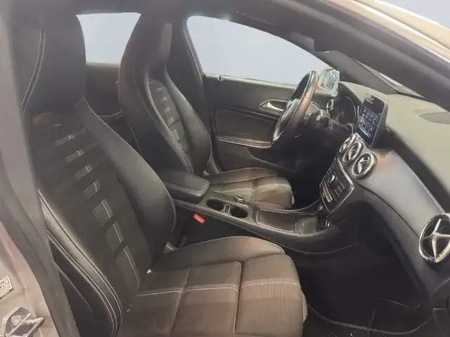 Mercedes-Benz CLA 180