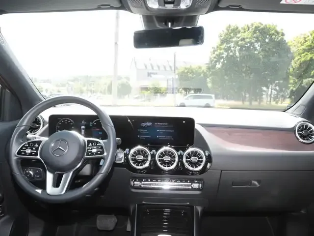 Mercedes-Benz EQA 250