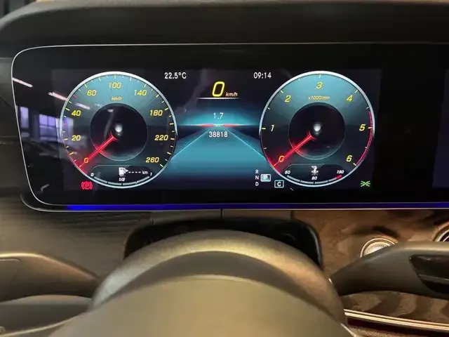 Mercedes-Benz E 220