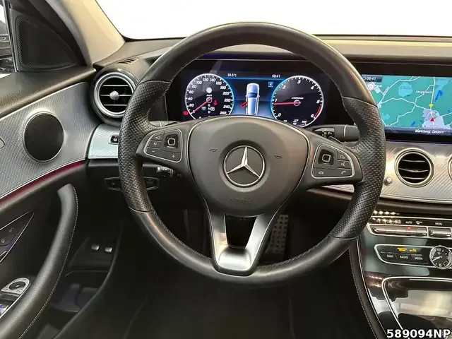 Mercedes-Benz E 220