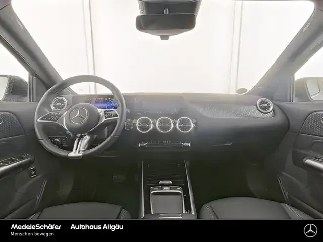 Mercedes-Benz EQA 300