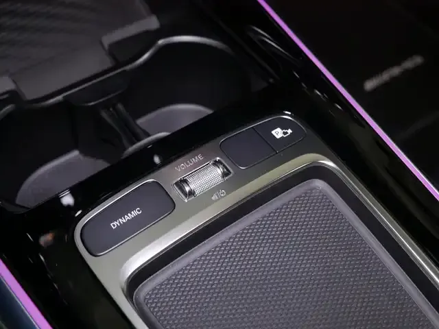 Mercedes-Benz EQA 300