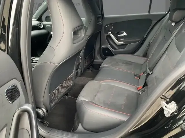 Mercedes-Benz A 220