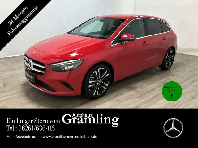 Mercedes-Benz B 180