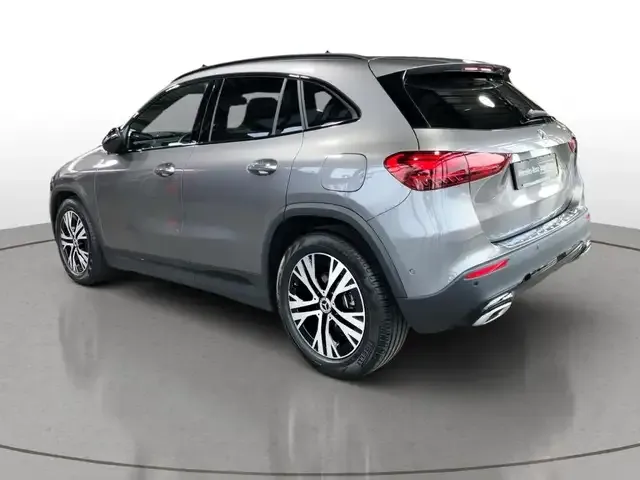 Mercedes-Benz GLA 180