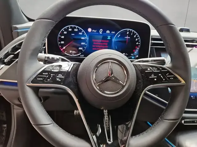 Mercedes-Benz E 300