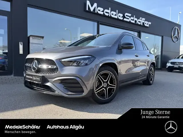 Mercedes-Benz GLA 200