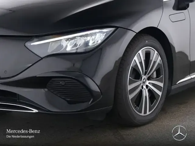 Mercedes-Benz EQE 300