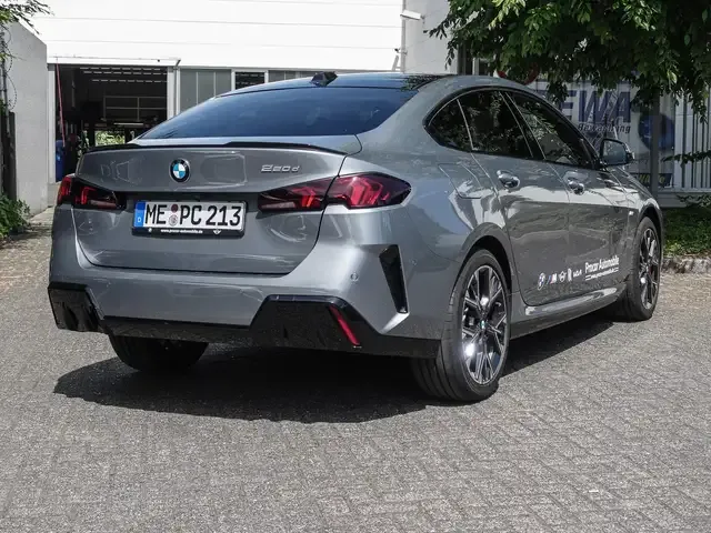 BMW 220