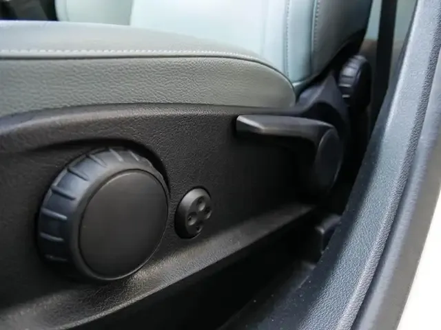 Mercedes-Benz GLB 220