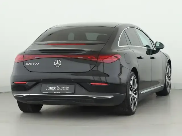 Mercedes-Benz EQE 300