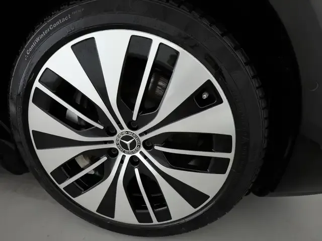 Mercedes-Benz EQE 300