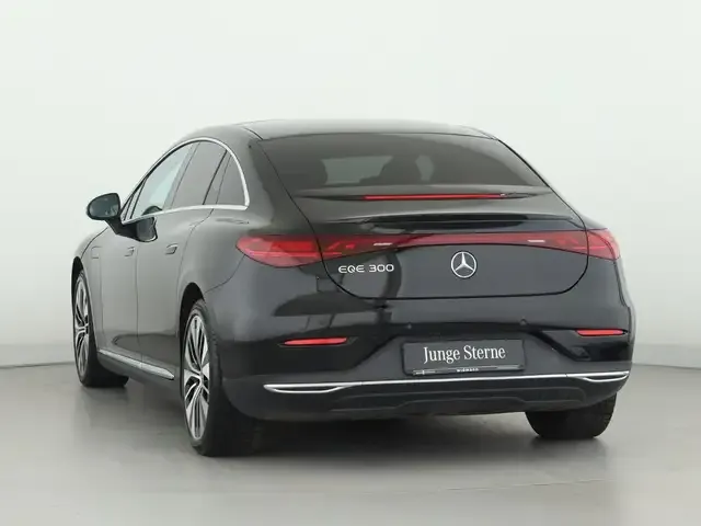 Mercedes-Benz EQE 300