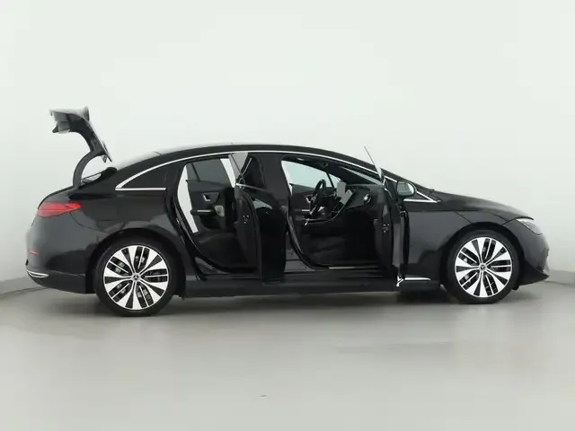 Mercedes-Benz EQE 300