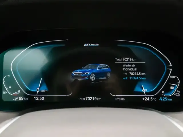 BMW 330