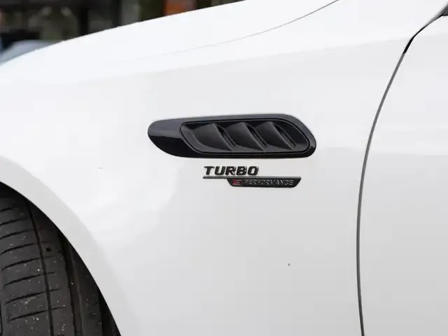 Mercedes-Benz C 63 AMG