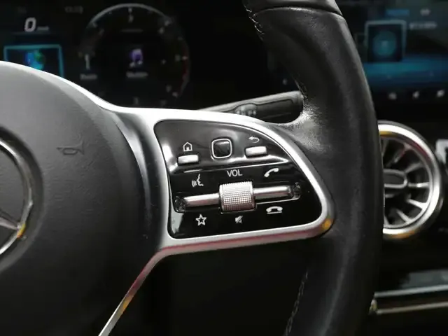 Mercedes-Benz GLB 220